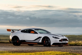 Aston Martin Vantage V12 2015