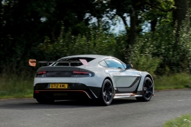 Aston Martin Vantage V12 2015