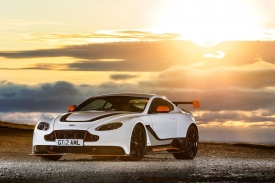 Aston Martin Vantage V12 2015