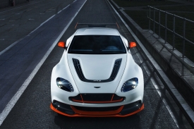 Aston Martin Vantage V12 2015