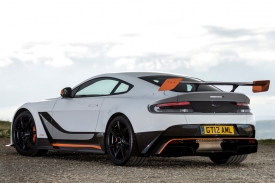 Aston Martin Vantage V12 2015