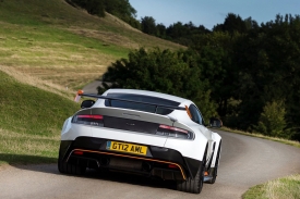 Aston Martin Vantage V12 2015