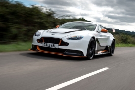 Aston Martin Vantage V12 2015