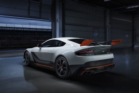 Aston Martin Vantage V12 2015